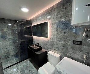 Hair dryer, towels, soap, toilet paper - Modern New Apartment Near the Sea. Fabulous and breathtaking. (Dobrota)