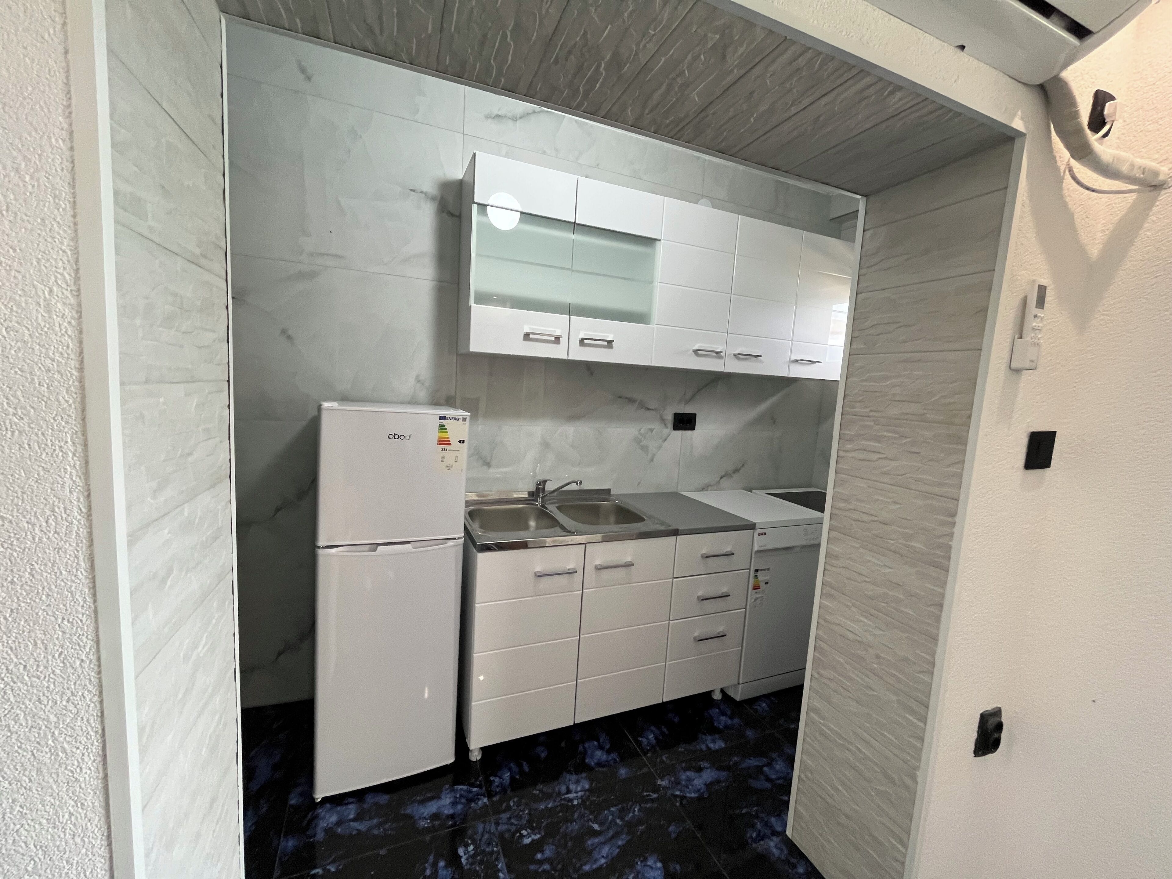 Oven, stovetop, dishwasher