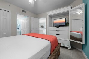 3 bedrooms, iron/ironing board, free WiFi, bed sheets - Island Princess115 ~NewBeachfrontProperty~FREE BEACH SVC~FREELOCAL ACTIVITIES (Fort Walton Beach)