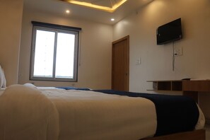 Desk, free WiFi - Hotel Lakhdatar (Kota)