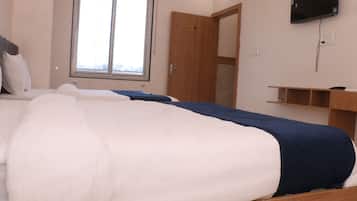 Deluxe Double Room, City View | Desk, free WiFi