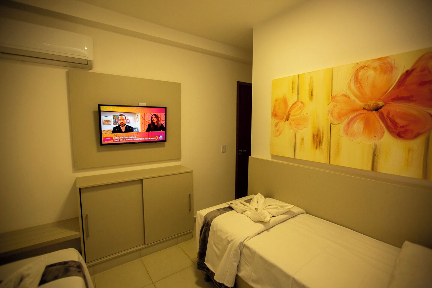 Deluxe Room, Garden View | Pillowtop beds, desk, laptop workspace, free WiFi