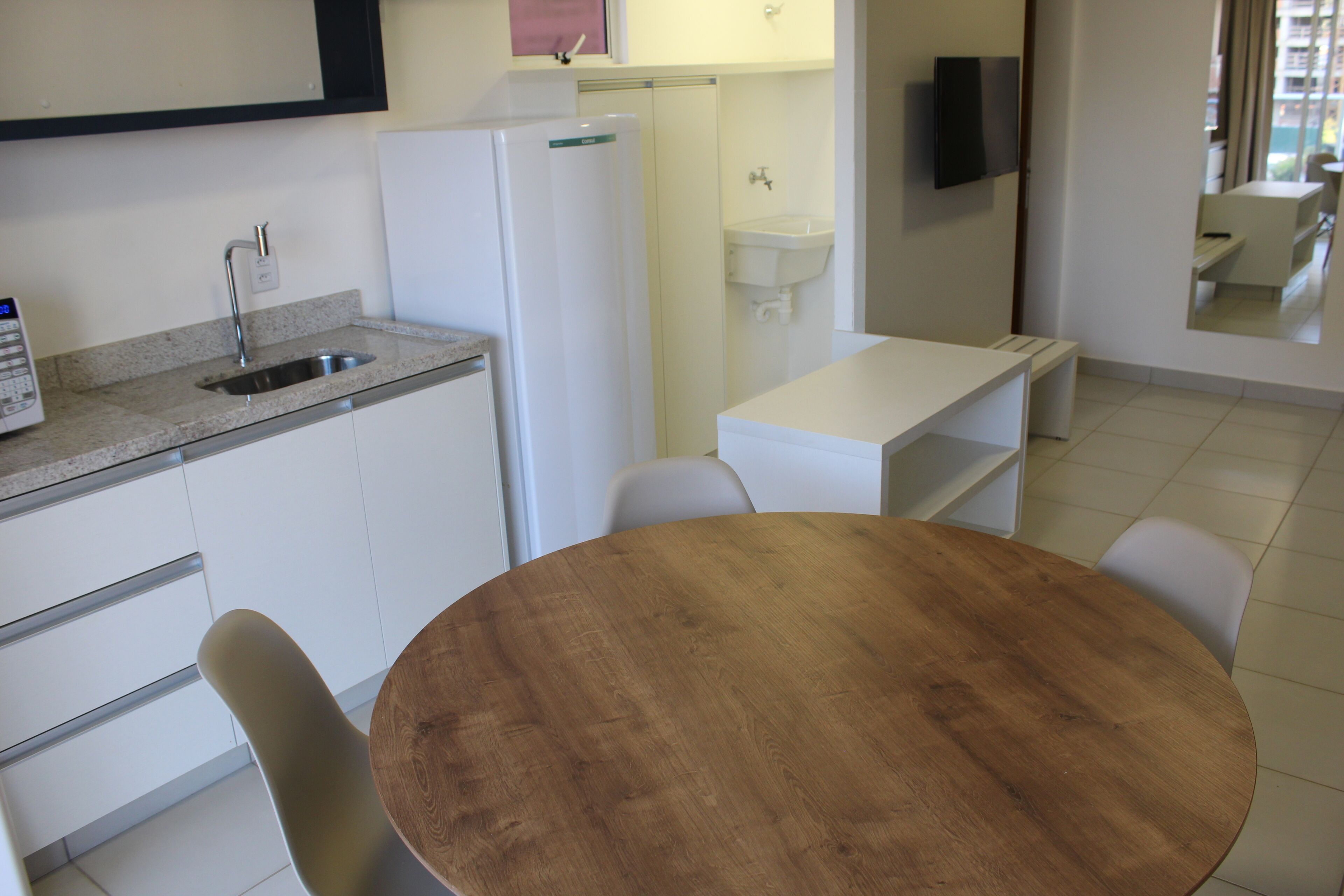 Deluxe Room, Garden View | Dining