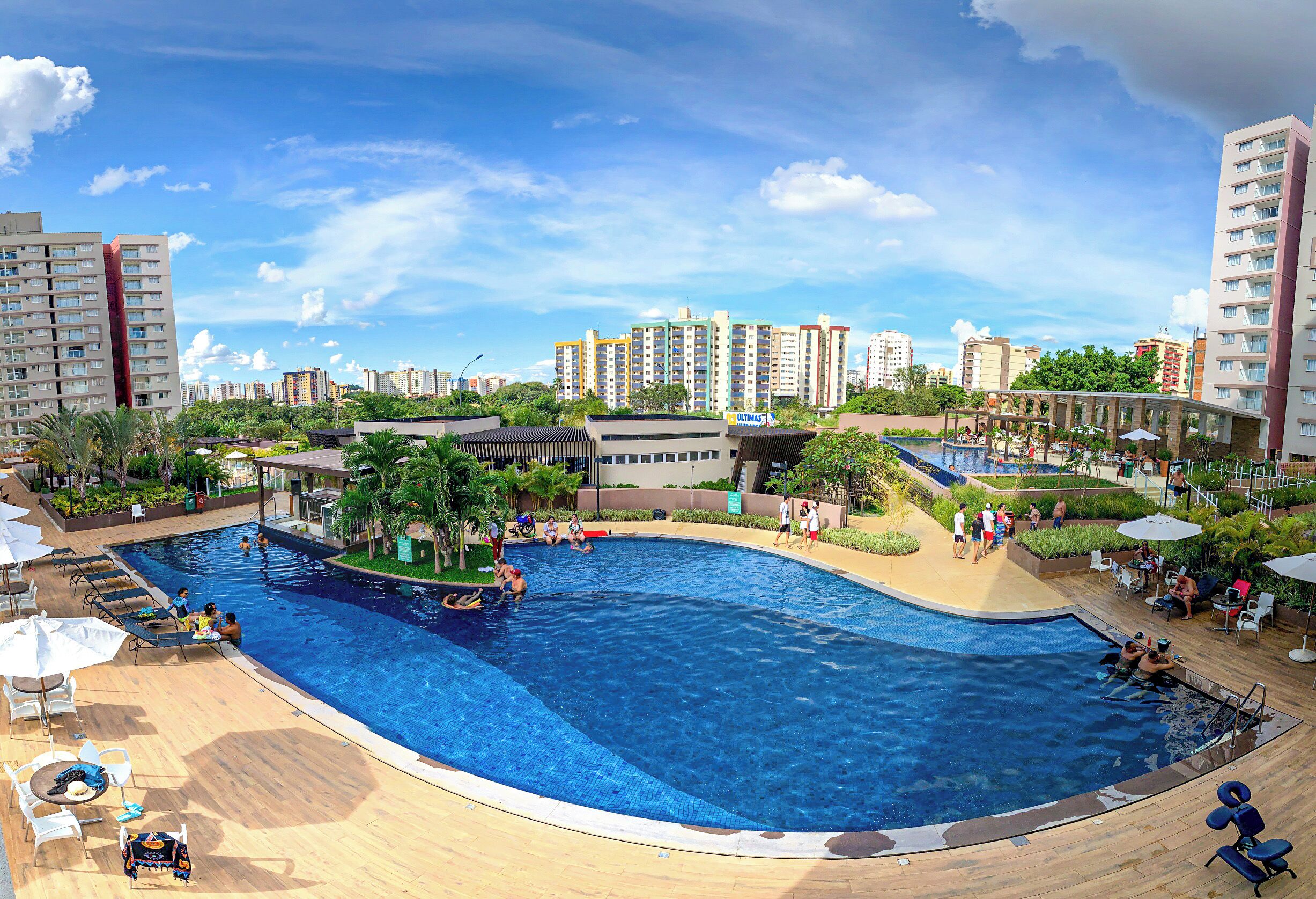 2 piscinas externas