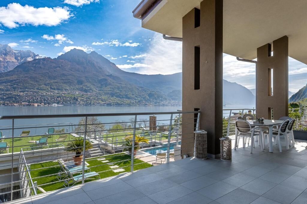 Apartamento Deluxe, vistas al lago | Restaurante al aire libre