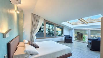 In-room safe, blackout curtains, soundproofing, iron/ironing board