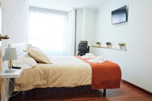 Iron/ironing board, WiFi, bed sheets