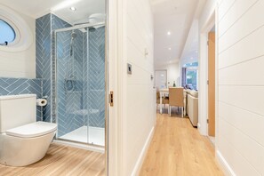 Bathroom - Landal Dylan Coastal Resort (Laugharne)