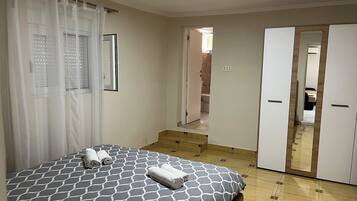 1 bedroom, iron/ironing board, WiFi, bed sheets