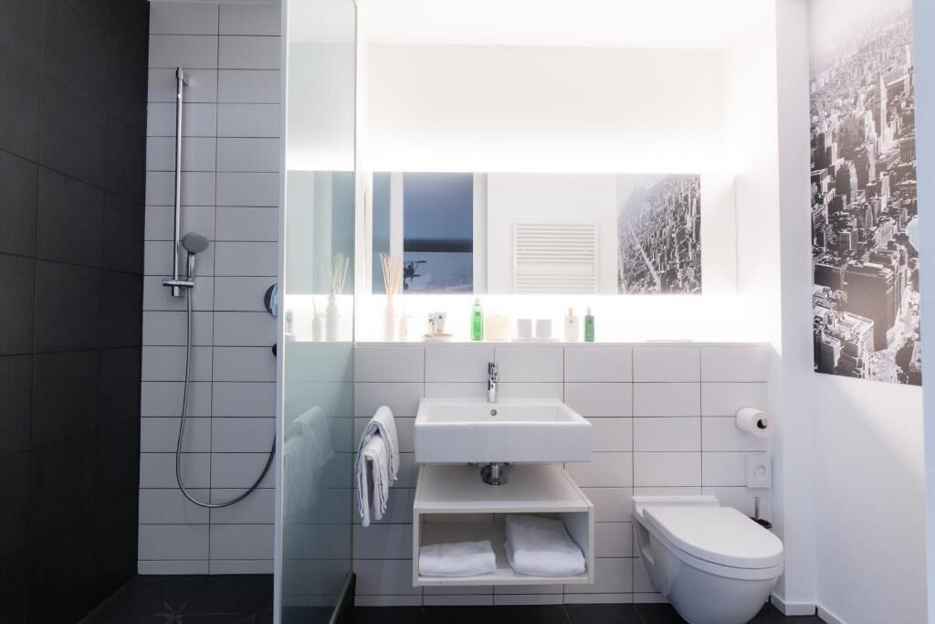 Dobbeltrom – superior, byutsikt | Bad | Såpe, sjampo og toalettpapir