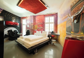 In-room safe, laptop workspace, blackout curtains, soundproofing - Motorworld Inn Hotel Böblingen (Boeblingen)