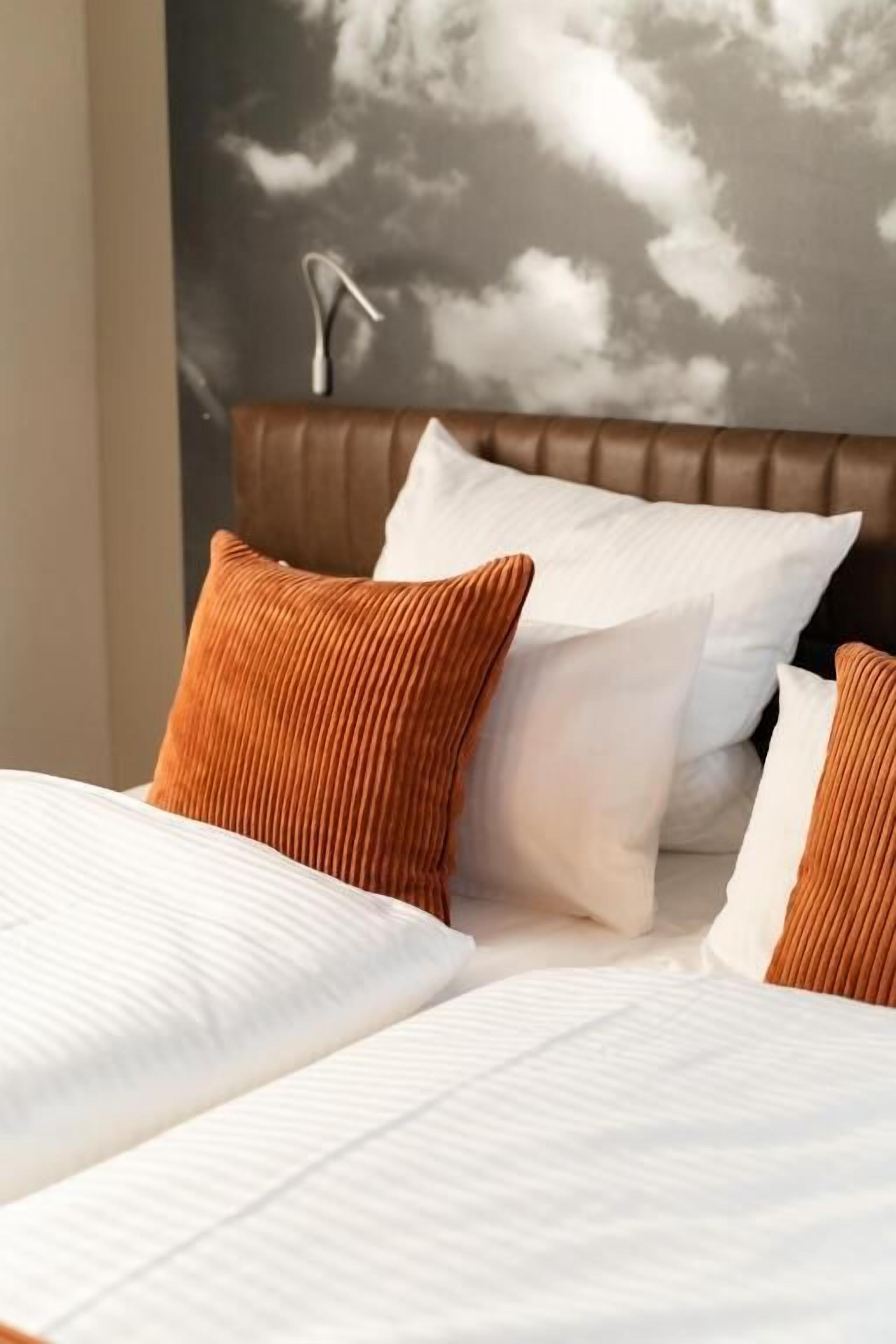 Caja fuerte, espacio para trabajar con un portátil, cortinas opacas