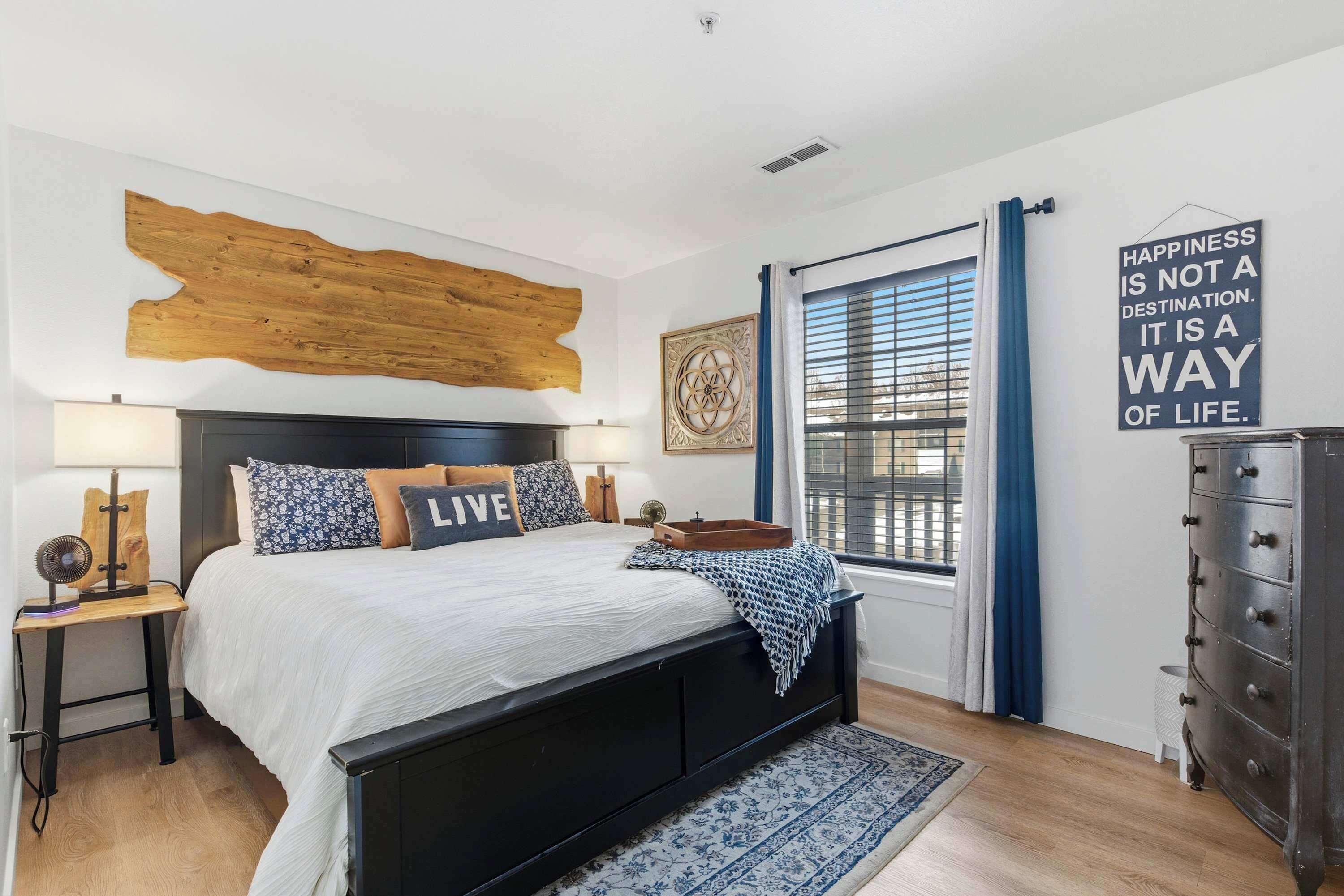 Condo, 1 King Bed with Sofa bed, Balcony (Ashley's Forgetaway) | 1 bedroom, individually decorated, individually furnished