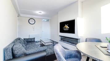 TV, fireplace