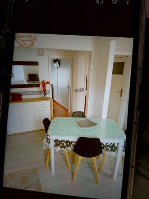 Dining - Comfortable apartment on the beautiful beach of Nazaré  (Nazaré)