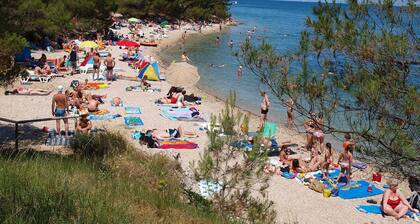 Apartment With Pool Near Kanegra Beach