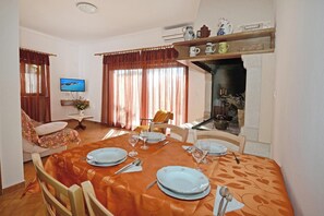 Dining room - Apartment With Pool Near Kanegra Beach (Umag)