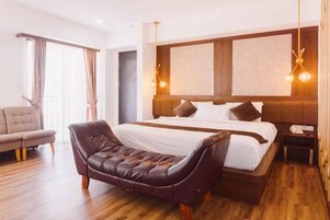 Family Double Room, Balcony, Mountain View | Desk, blackout drapes, iron/ironing board, free WiFi