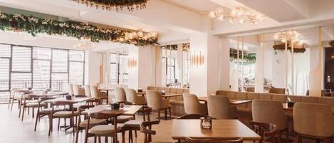 2 restaurants, breakfast, lunch, dinner served; Indonesian cuisine