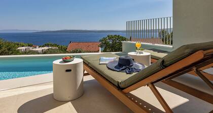 Deluxe 4BR Villa Vista Divina w/ Pool