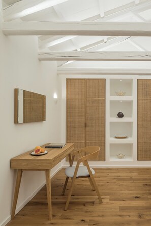 Interior - NESEA BOUTIQUE APARTMENTS - AKTAIA (Idra)