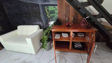 Loft, 1 Bedroom, Smoking, Balcony | Ruang tamu