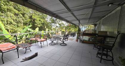 Stay at Alexas Nature House