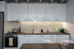 Refrigerador, horno, placa de cocina, lavavajillas