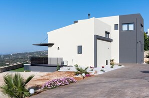 Exterior - Villa Dias Guest House – Sea & Mountain Views, Pet Friendly (Δήμος Ρεθύμνης)