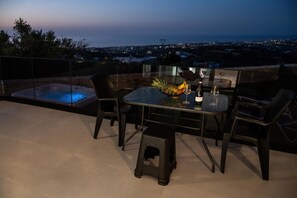 Outdoor dining - Villa Dias Guest House – Sea & Mountain Views, Pet Friendly (Δήμος Ρεθύμνης)