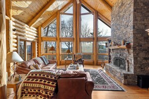 Smart TV, fireplace, printers - Laurel Hill - Beautiful Log Home w Mtn Views in Sapphire NC (Sapphire)