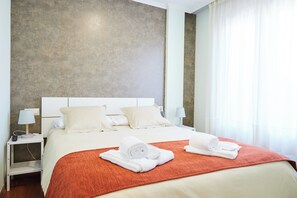 Iron/ironing board, WiFi, bed sheets