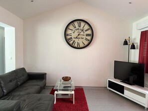 TV - Beautiful house with all comforts - 6 people - 50 m from the beach (Saint-Jean-de-Monts)