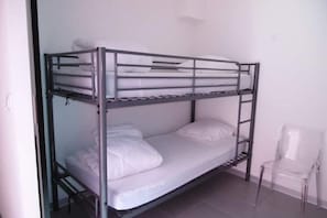 Fer et planche à repasser