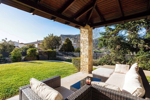 Villa Amorata - Schinias Private Garden Retreat