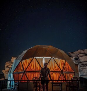 Quarto casal ou duplo luxo, vista para a montanha | Quartos à prova de som, Wi-Fi de cortesia