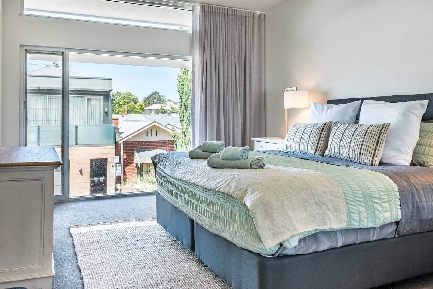 Fer et planche à repasser, Wi-Fi, draps fournis