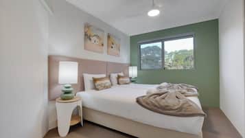 2 bedrooms, iron/ironing board, WiFi, bed sheets