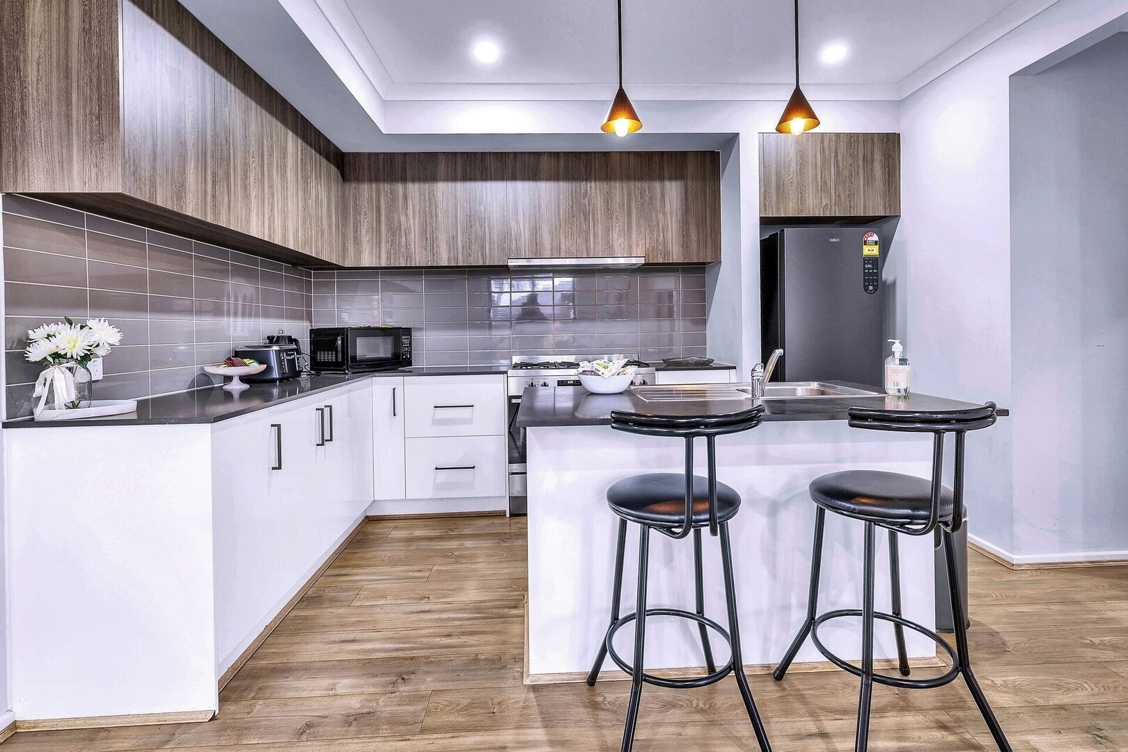 Coffee/tea maker, fridge, microwave, oven