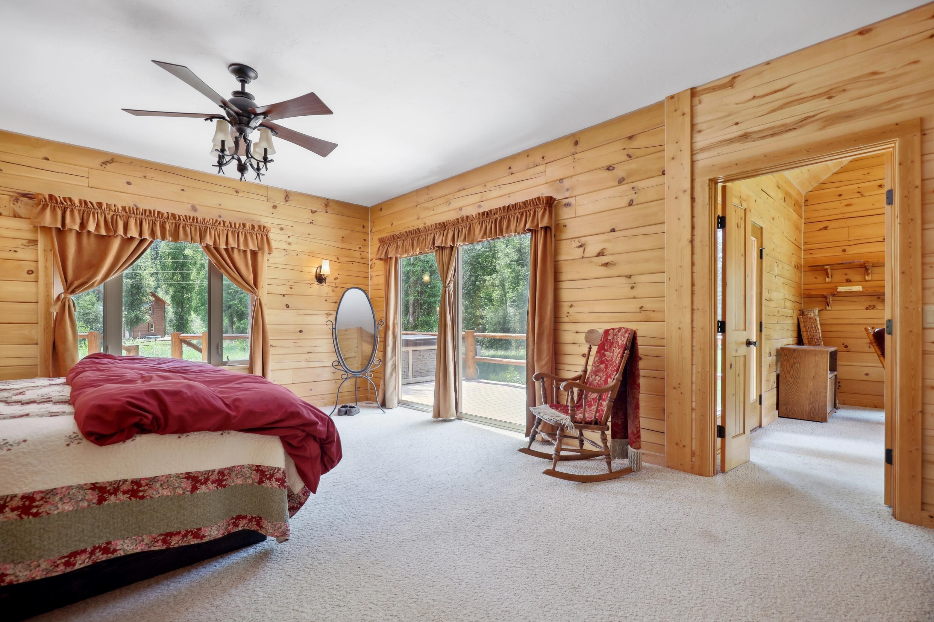 3 bedrooms, desk, iron/ironing board, WiFi
