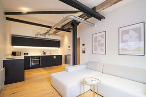 TV - Aria | The Heim (Manchester)