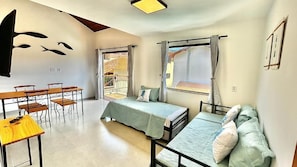 Apartamento família, cozinha americana, vista para a piscina | Parte interna