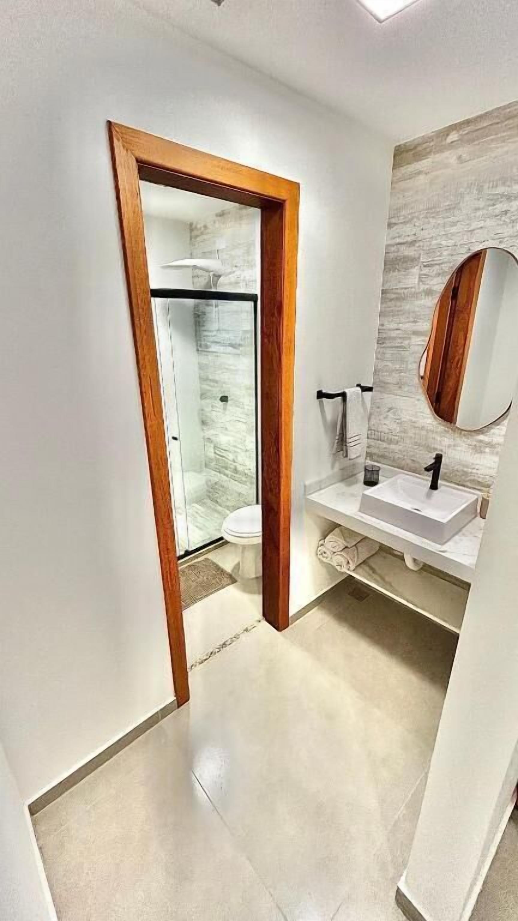Family Apartment, Kitchenette, Pool View | Bathroom