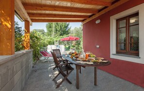 Terrace/patio - Casa Iris Holiday Home with Pool (Camaiore)