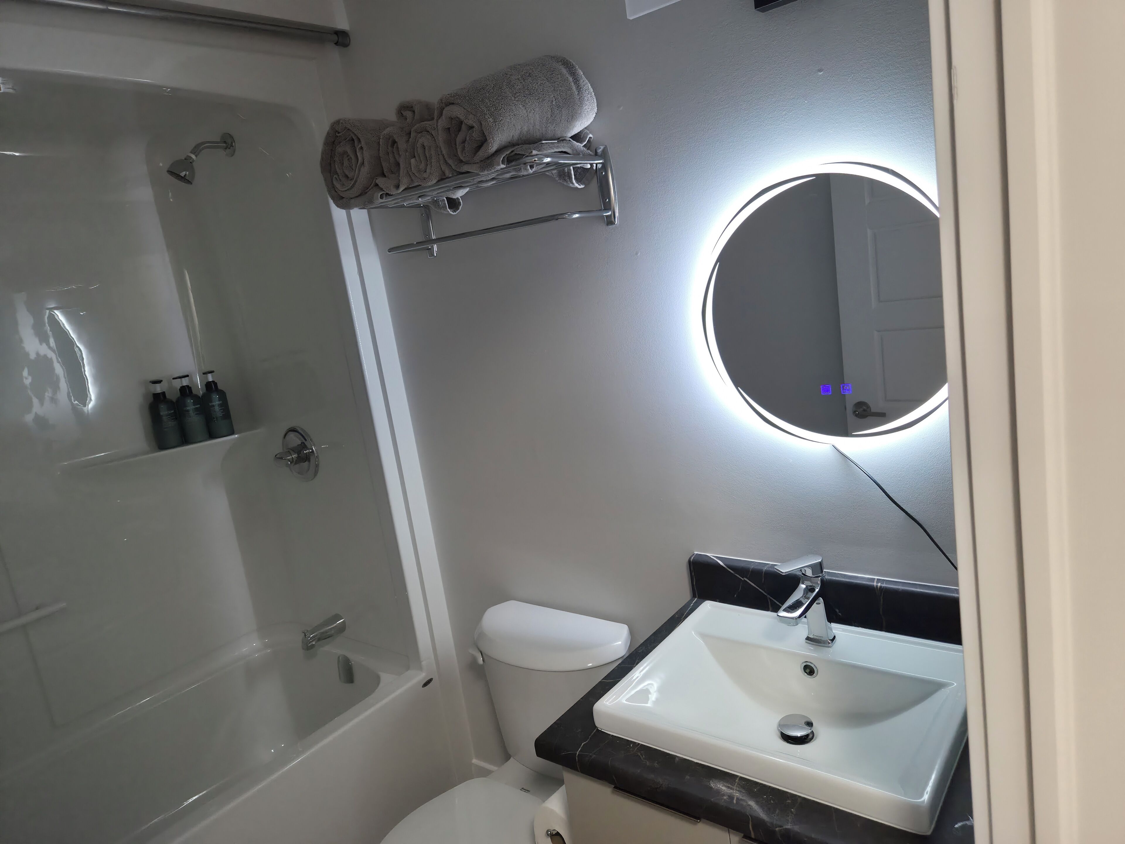 Handtücher, Seife, Toilettenpapier