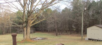 Welcoming 2-bedroom house with AC in semi-rural setting in Gaston County.