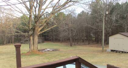 Welcoming 2-bedroom house with AC in semi-rural setting in Gaston County.