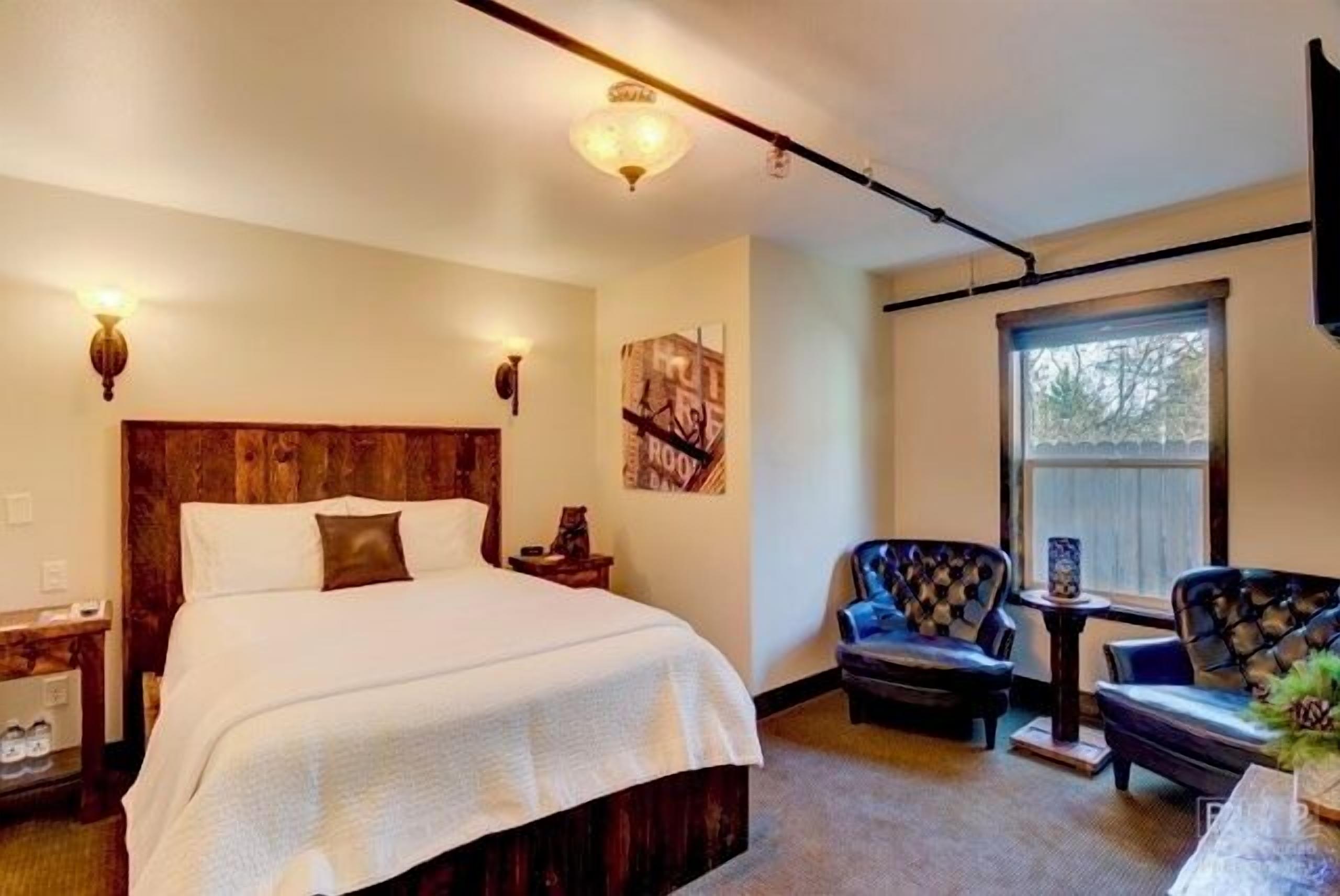 Free WiFi, bed sheets