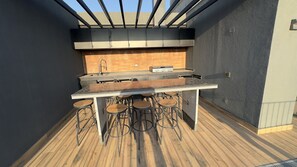 Apartment | Outdoor dining