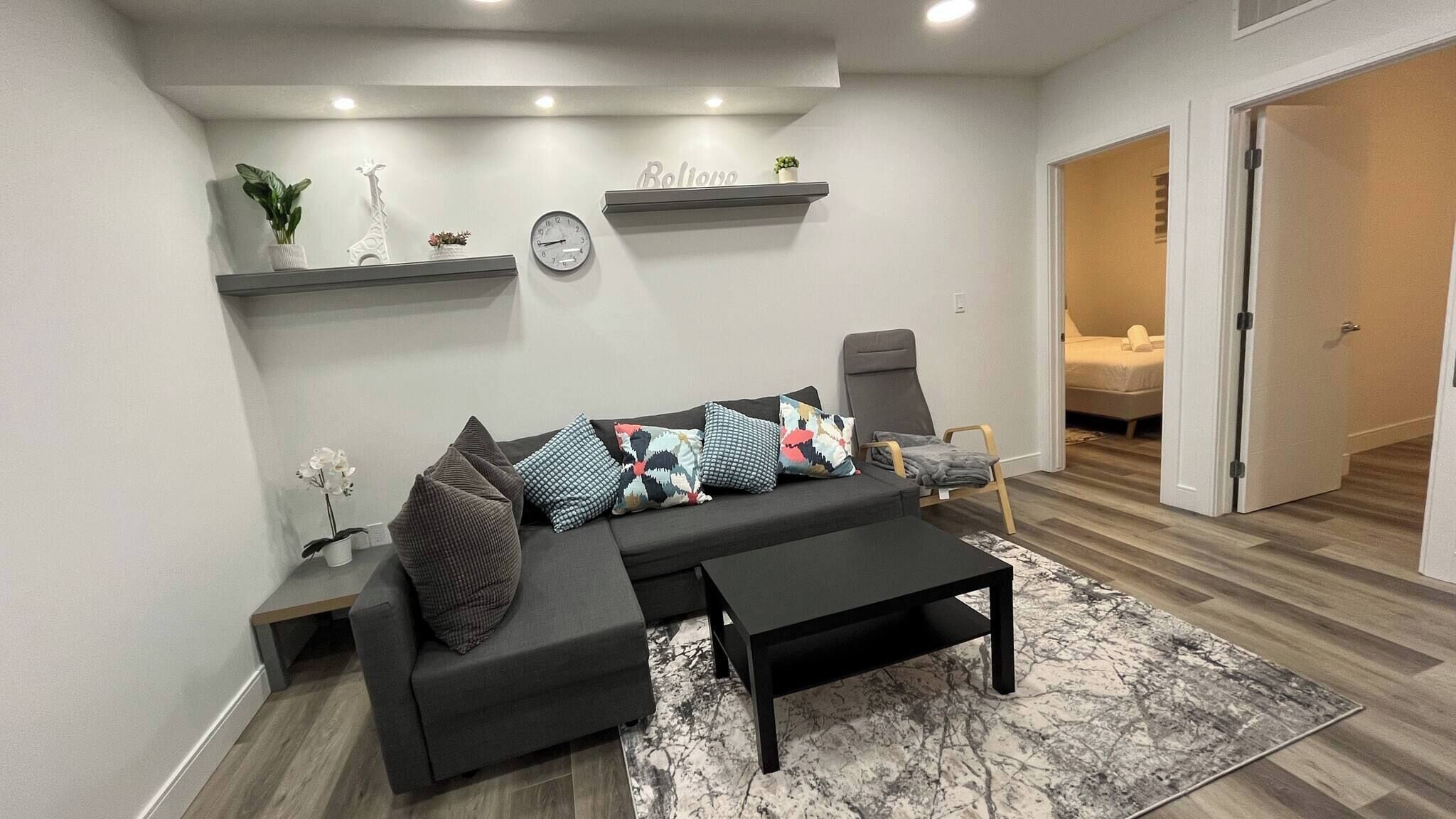 Apartment, 2 Bedrooms, City View | Living room